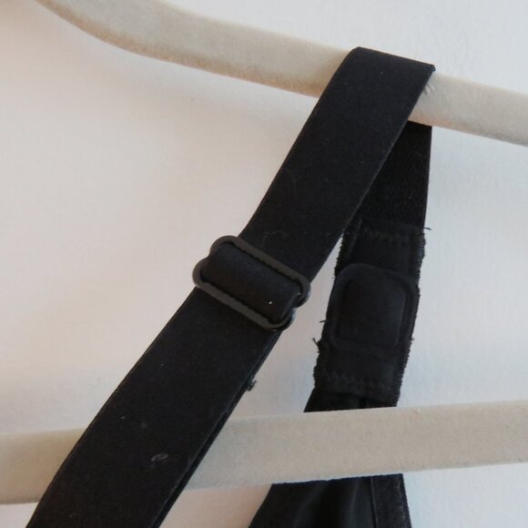 Women's Black Front-Closure Bra - Picture 12 of 16